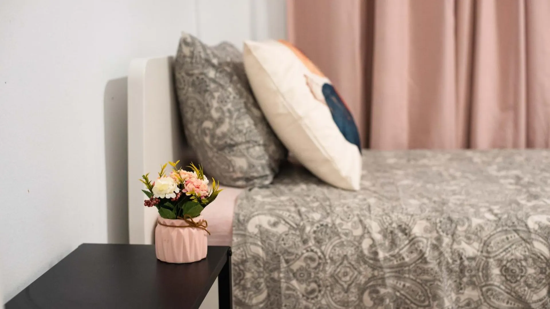Guracia Rooms Barcelona Hostel