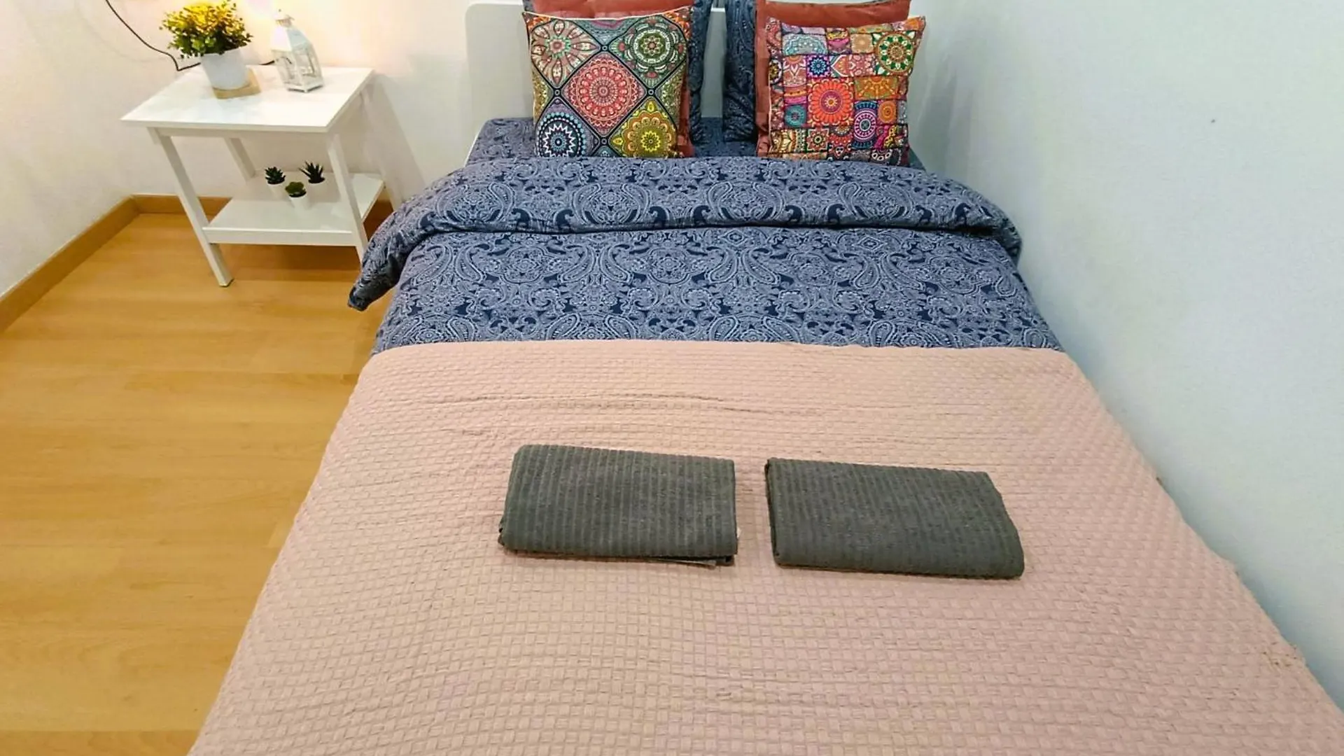 Guracia Rooms Barcelona Hostel